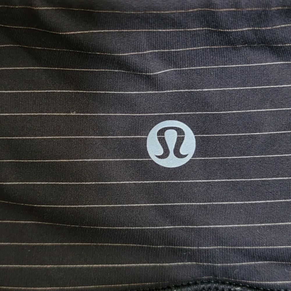 Lululemon | Conduit Crop Capri Leggings in Black Tonal Stripe